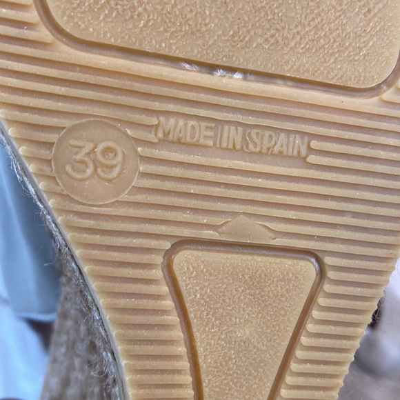 Eric Michael Taupe Leather Espadrille Wedges, Size 39 - Picture 7 of 14